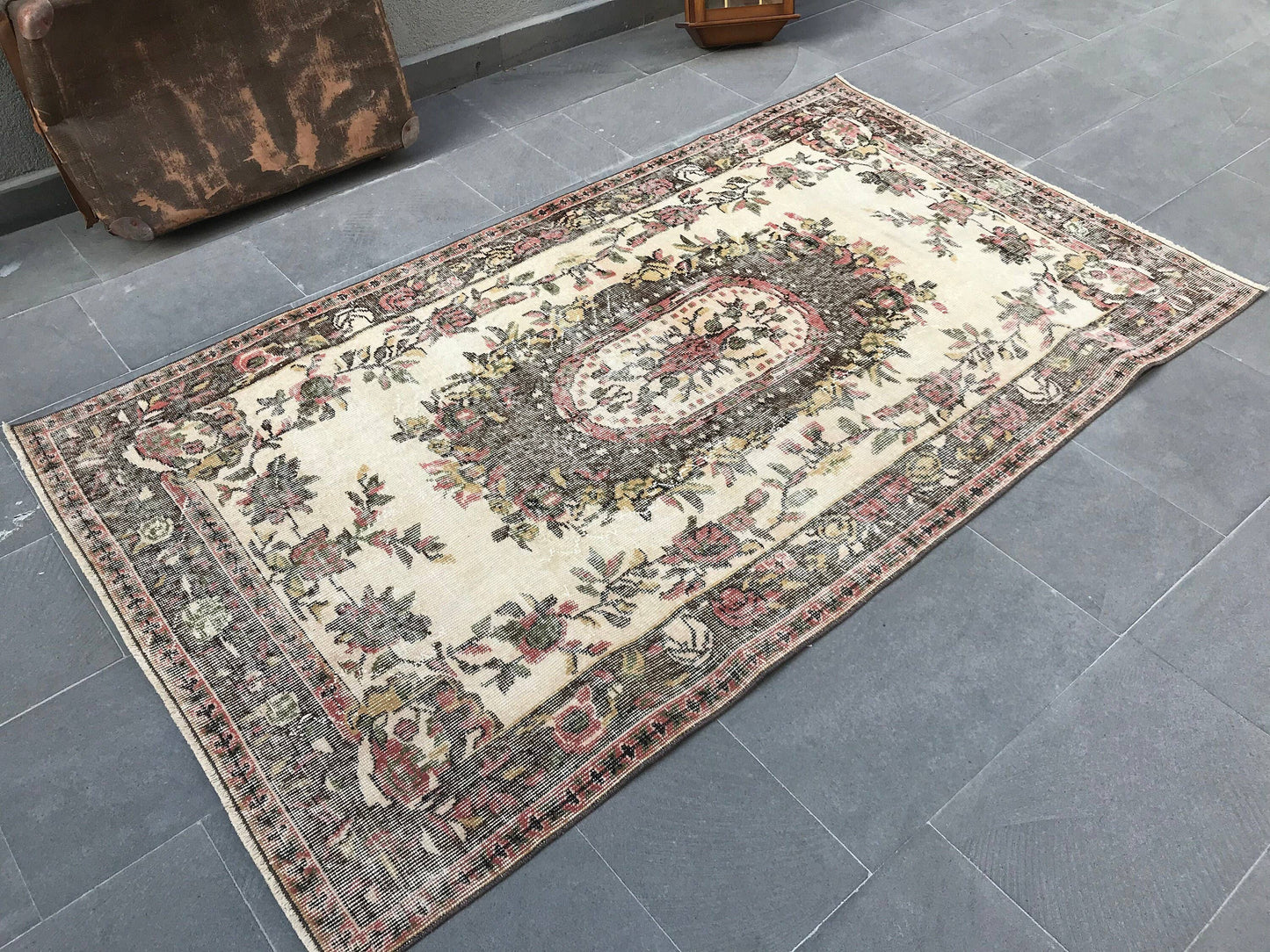 3,9x7 ft Turkish Vintage Rug, Area Rug, Brown Beige Bordered Wool Rug