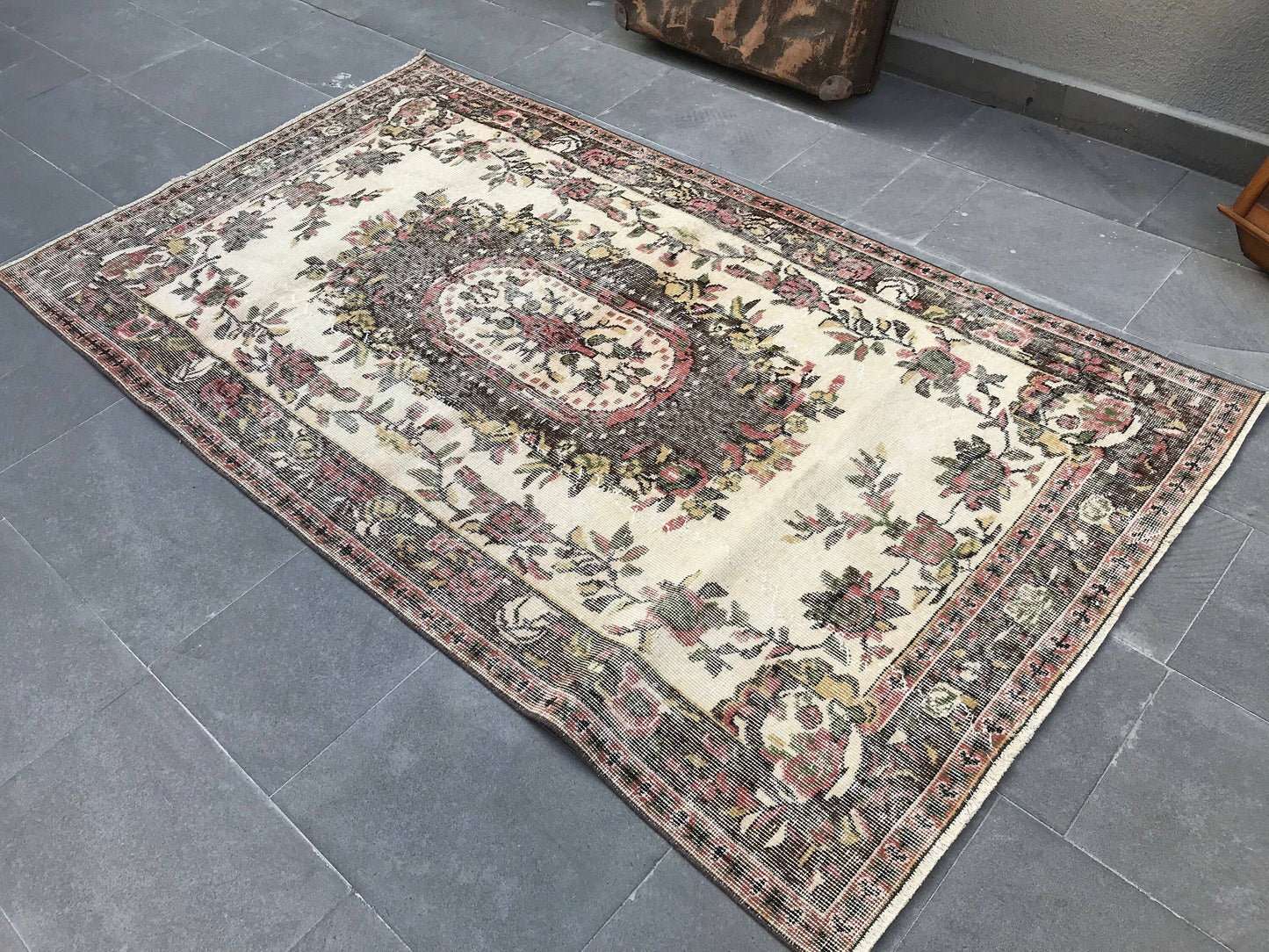 3,9x7 ft Turkish Vintage Rug, Area Rug, Brown Beige Bordered Wool Rug